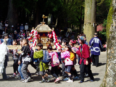 kodomomikoshi